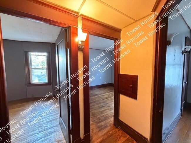 Building Photo - 418 Colvin Ave