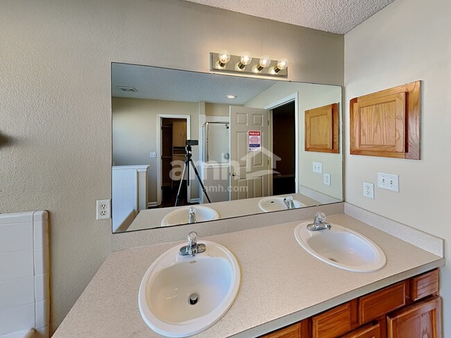 Building Photo - 2570 Blackstone Ct