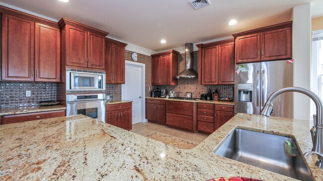 Building Photo - 229 8th St S