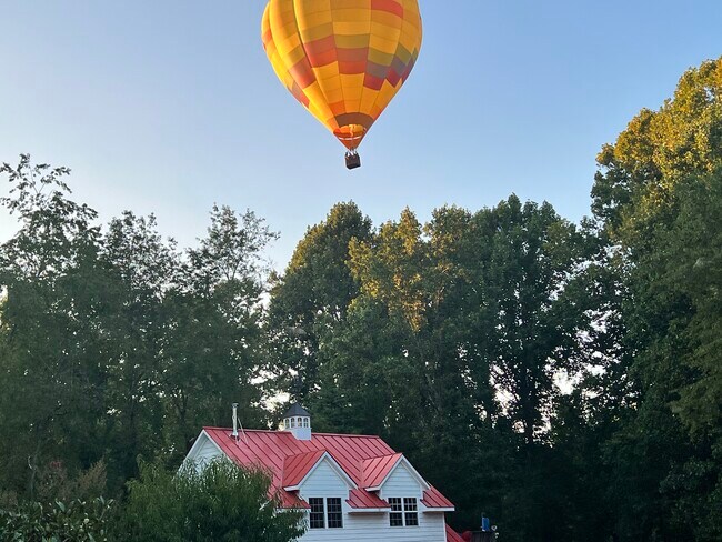 Building Photo - 754 Woodlands Rd