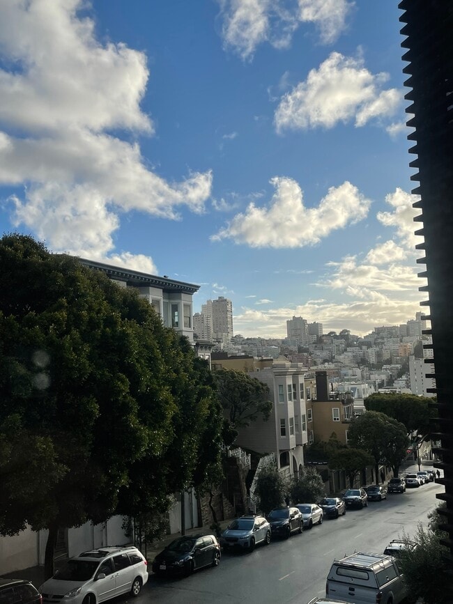 Building Photo - 408 Lombard St