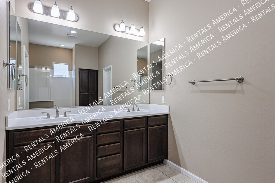 Building Photo - 20856 E Arroyo Verde Dr