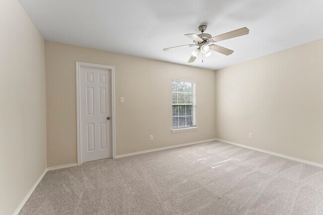 Building Photo - 2419 Colonial Springs Ln