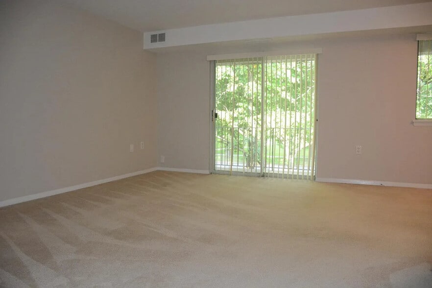Building Photo - 217 Victor Pkwy Unit F