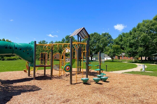 Building Photo - 2509 Hollyhock Dr