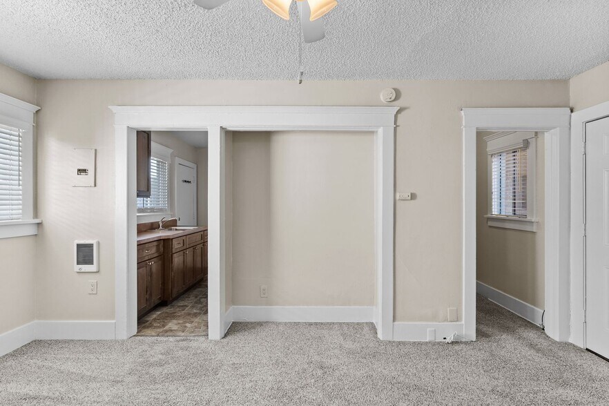 Building Photo - 1460 Gaviota Ave