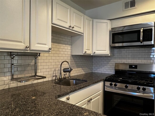 Building Photo - 67 Bailey Ct