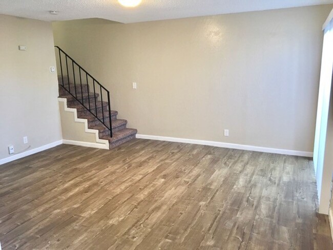 Primary Photo - Great 2 bed, 1.5 bath Condo in Vallejo - A...