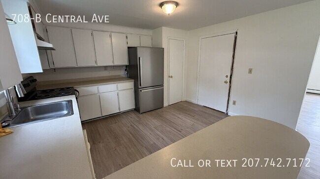 Building Photo - 708-B Central Ave-