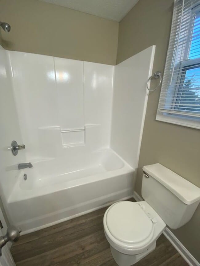 Building Photo - Charming 3 Bedroom Ranch Style Home