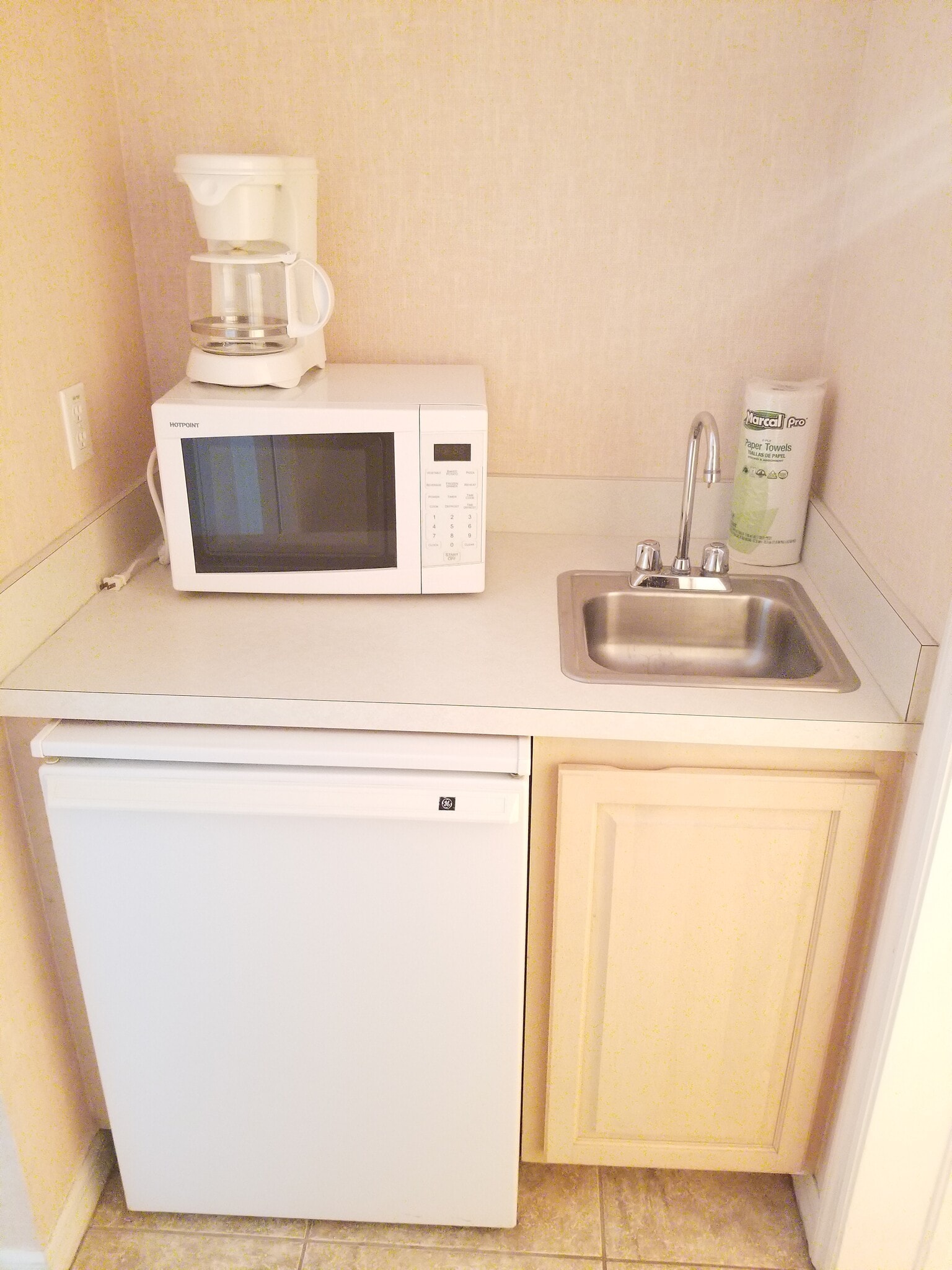 Building Photo - 9835 Perfect Dr