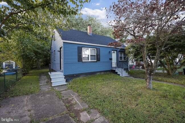 Primary Photo - 821 S Woodlynn Rd