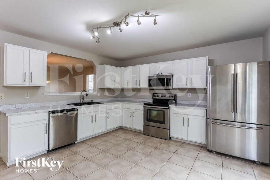 Building Photo - 111 Quince Flower