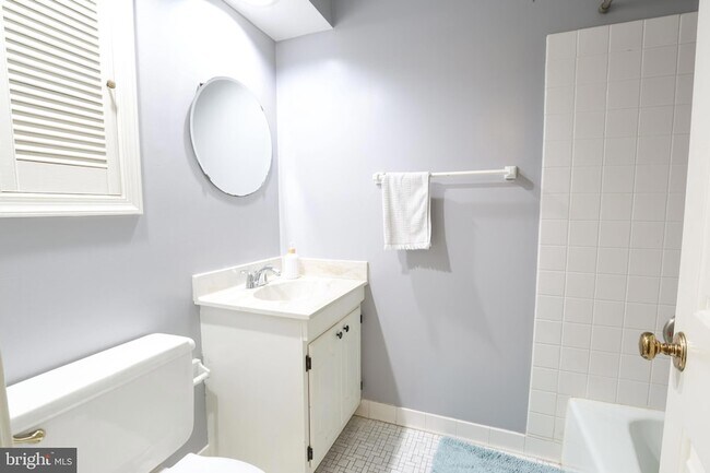 Building Photo - 7966 Hidden Bridge Dr