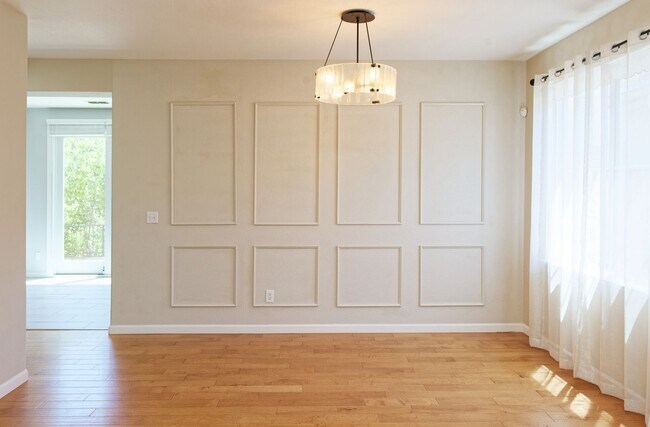 Building Photo - 1012 Trailside Dr
