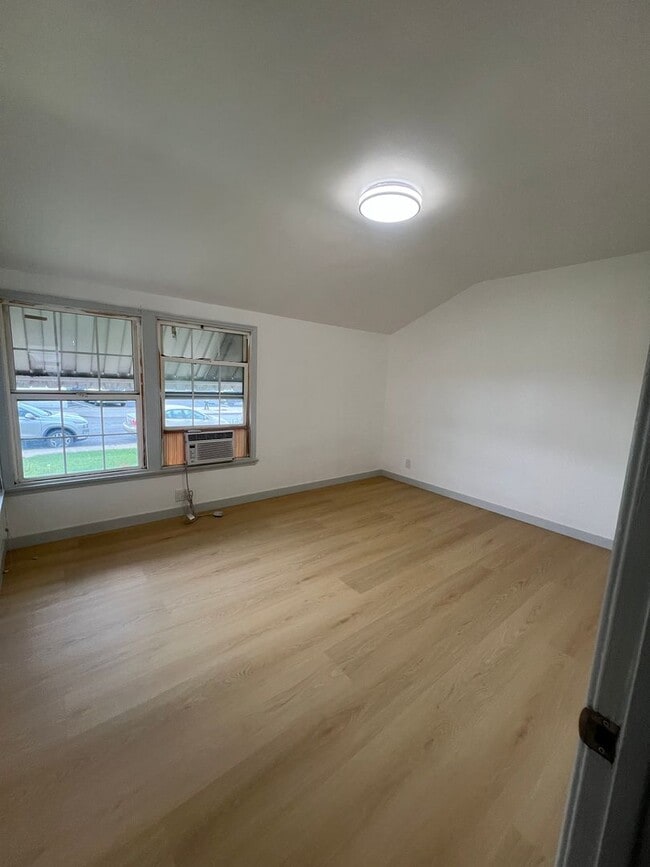 Building Photo - 2115-2117 S Garfield Ave