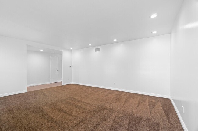 Building Photo - Lovely Single-Story 4-Bedroom Home Available in Rialto!