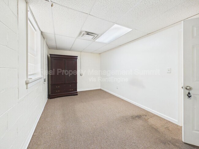 Building Photo - 2501 N Augusta St