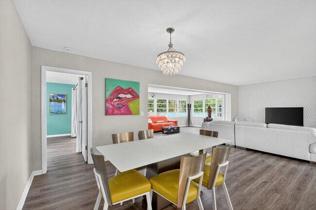 Building Photo - 113 Park Ln E