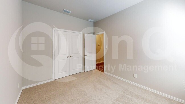 Building Photo - 505 Blanton St
