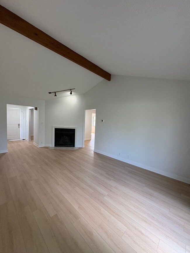 Building Photo - Beautiful Duplex on West Charter