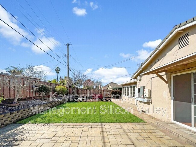 Building Photo - 3350 Denton Way