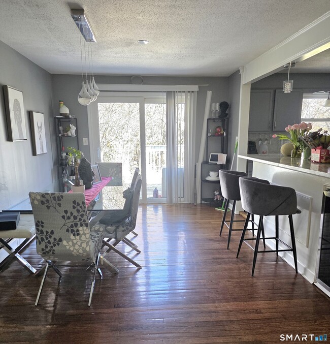 Building Photo - 49 Hillwood Ln