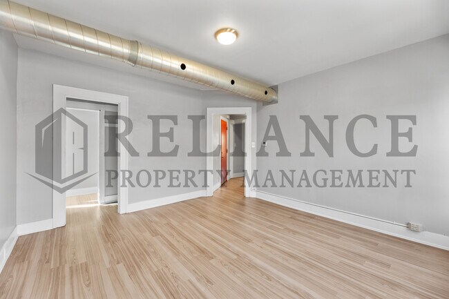 Building Photo - 3325 Victor Pl