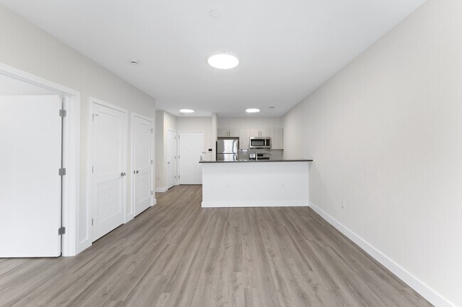 Building Photo - 49 N Day St