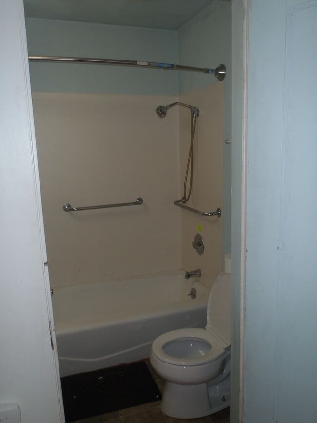 Building Photo - 2603