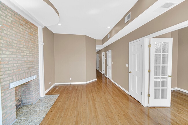 Building Photo - 6547 S Woodlawn Ave