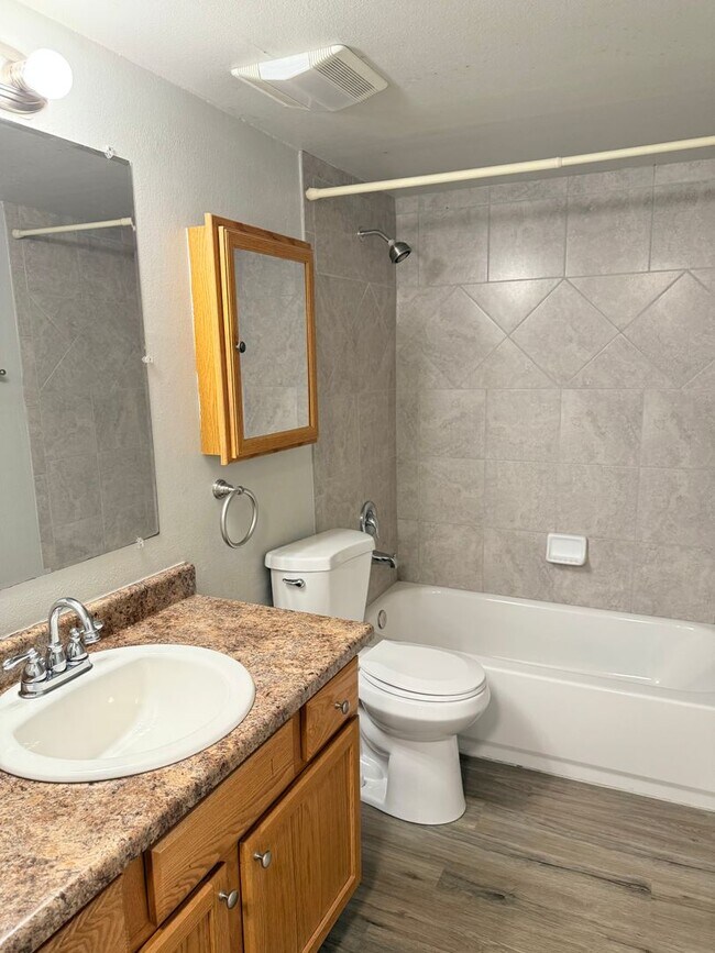 Building Photo - 4015 Stonedike Dr