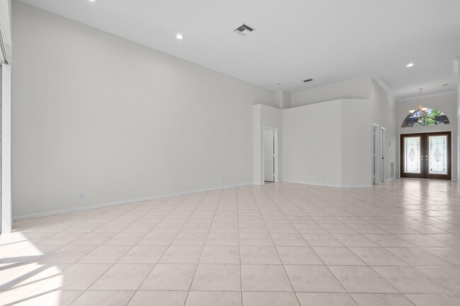 Building Photo - 7835 NW 78th Ave