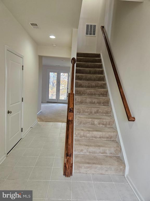 Building Photo - 178 Solara Dr