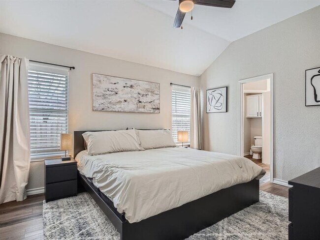 Building Photo - Comfort & Convenience in the Heart of Round Rock-1813 Southeastern Trl