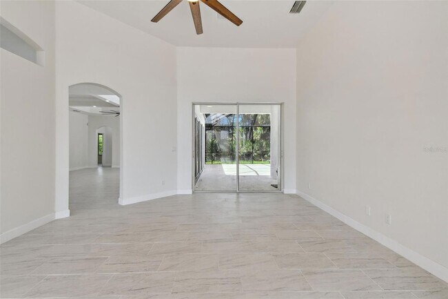 Building Photo - 13792 Long Lake Ln