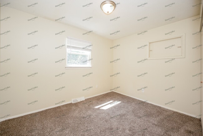 Building Photo - 1808 Drenik Dr