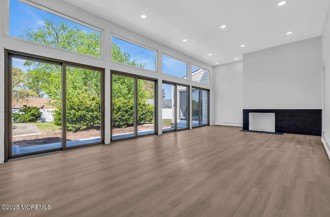 Building Photo - 1034 Zircon Dr