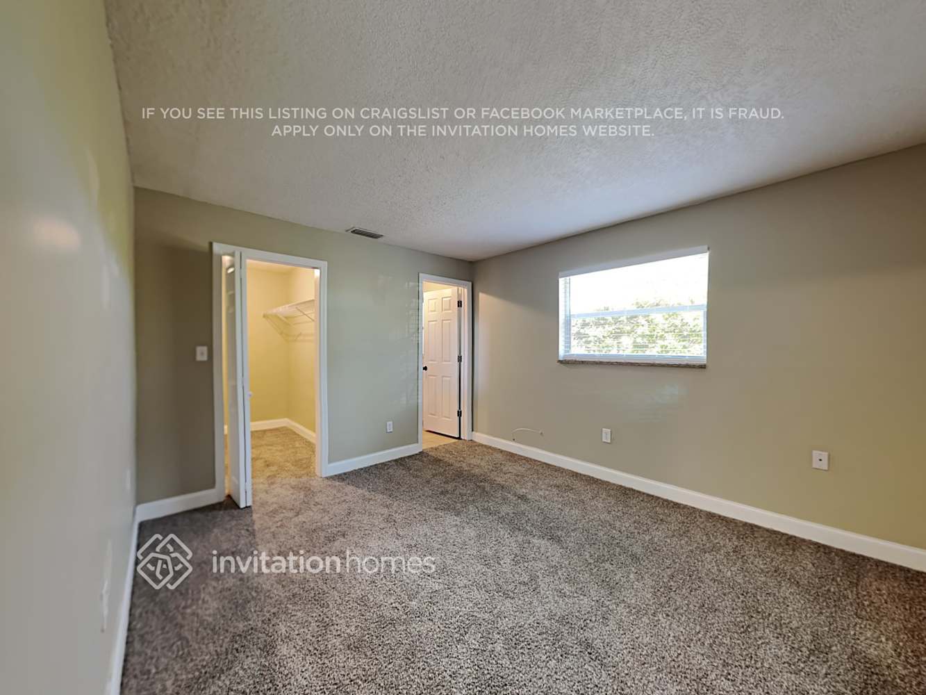 Building Photo - 8841 NW 21st Manor