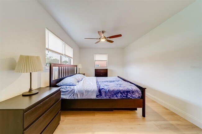 Building Photo - 11424 79th Ave