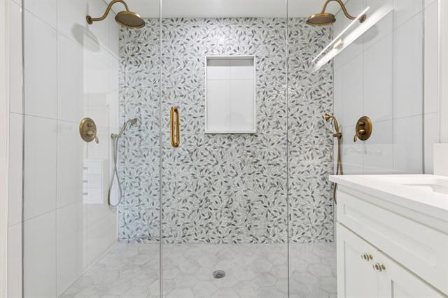 Building Photo - 8566 Sweetwood Dr