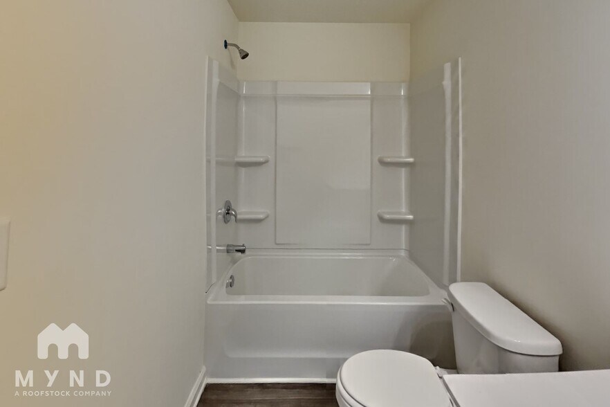 Building Photo - 2596 Coventry St SW