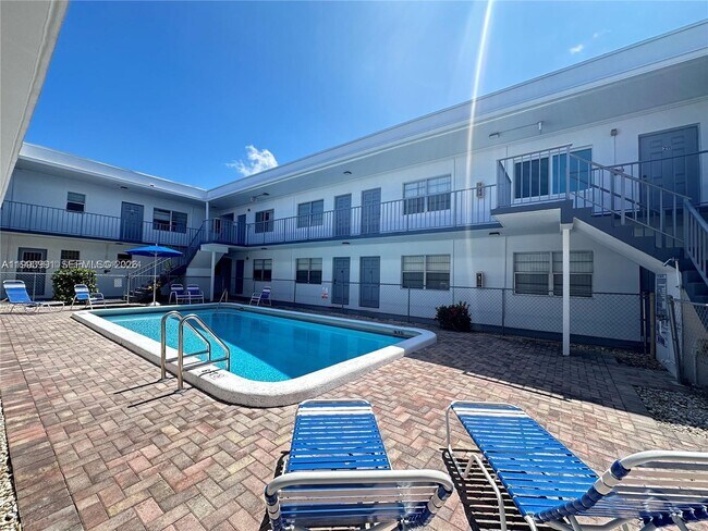 Building Photo - 30 SE 4th Ave