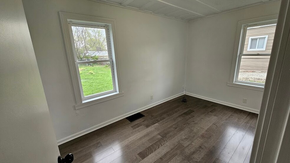 Bedroom 2 - 5474 Terrace Ave