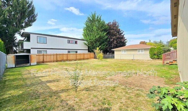 Building Photo - 1083 Alder Ave