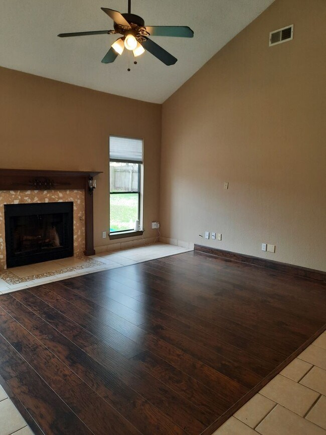 Building Photo - Solar-Powered Pflugerville Property - Lots Of Room and Backyard Living