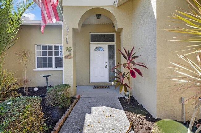 Building Photo - 172 Lake Shore Dr W