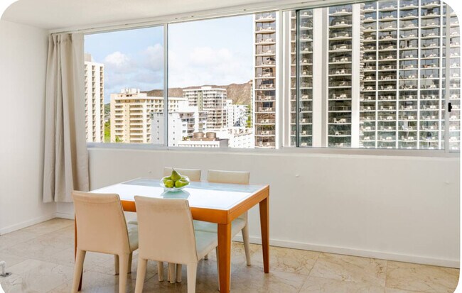 Building Photo - 2500 Kalakaua Ave