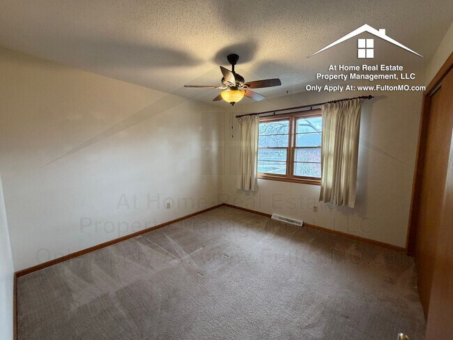 Building Photo - 1803 N School Blvd