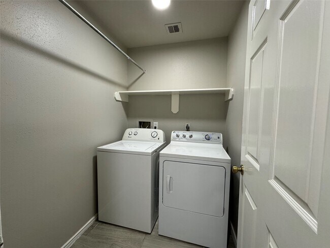 Building Photo - 13318 Raven Roost Dr